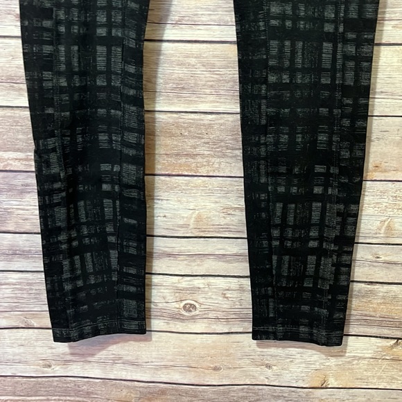 LYSSE Suzee Plaid Ponte Black Grey Legging Size Small - Picture 4 of 7
